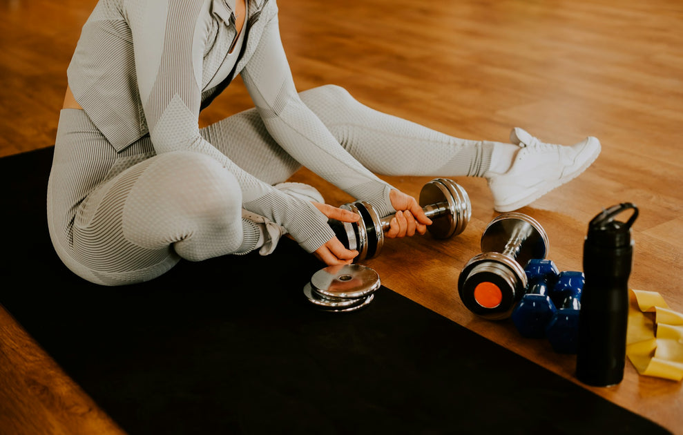 Creating a Balanced Workout Routine with Dumbbells and Barbells ...